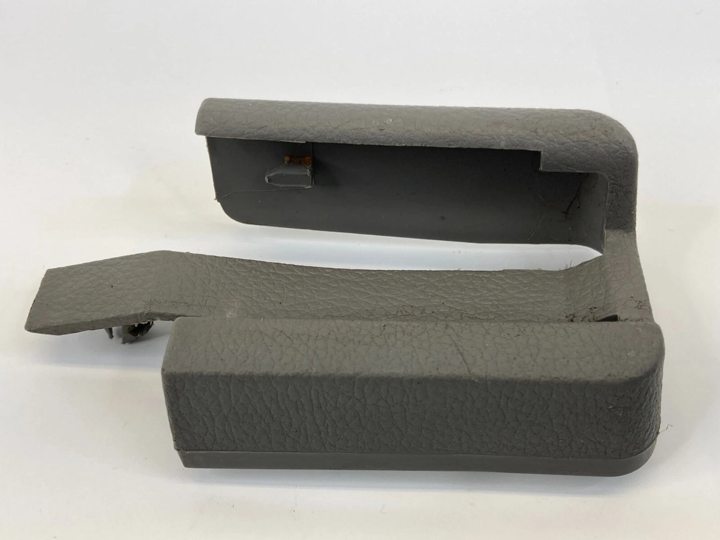 07-12 NISSAN ALTIMA RIGHT PASSENGER SIDE SEAT TRACK RAIL END COVER CAP TRIM OEM
