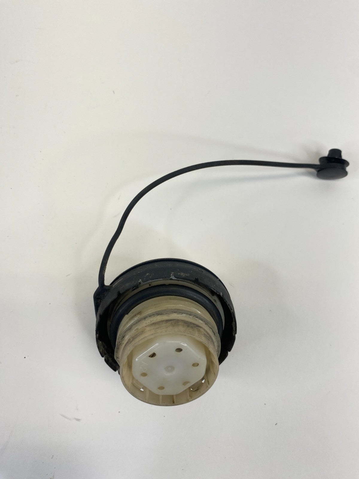 2010-2017 GMC Terrain Chevrolet Equinox Fuel Filler Tank Cap Lid Cover OEM