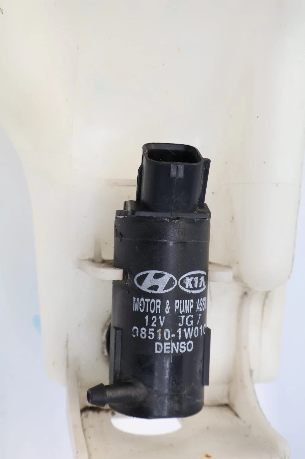 2012-2017 HYUNDAI ACCENT WIPER WASHER FLUID RESERVOIR TANK PUMP 98610-1R110 OEM
