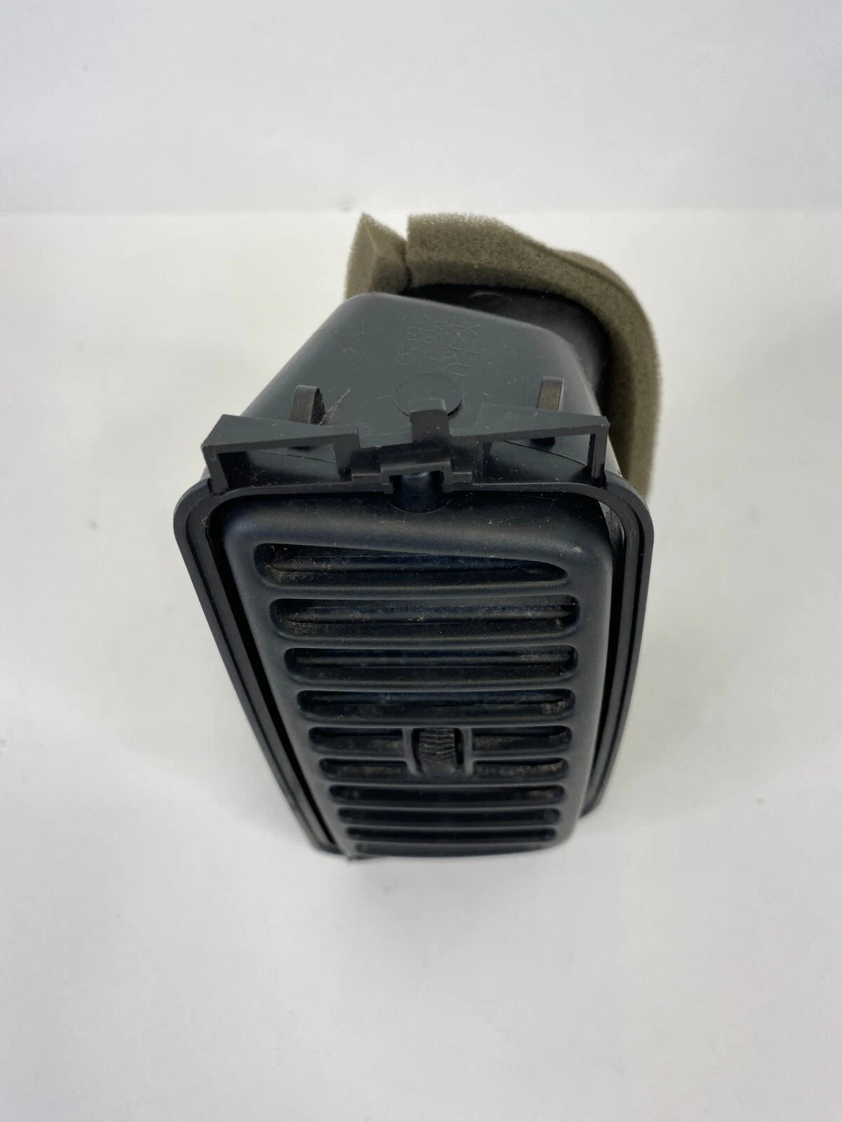 2001-2003 FORD ESCAPE DASH RIGHT PASSENGER SIDE AC AIR VENT GRILL DUCT OEM