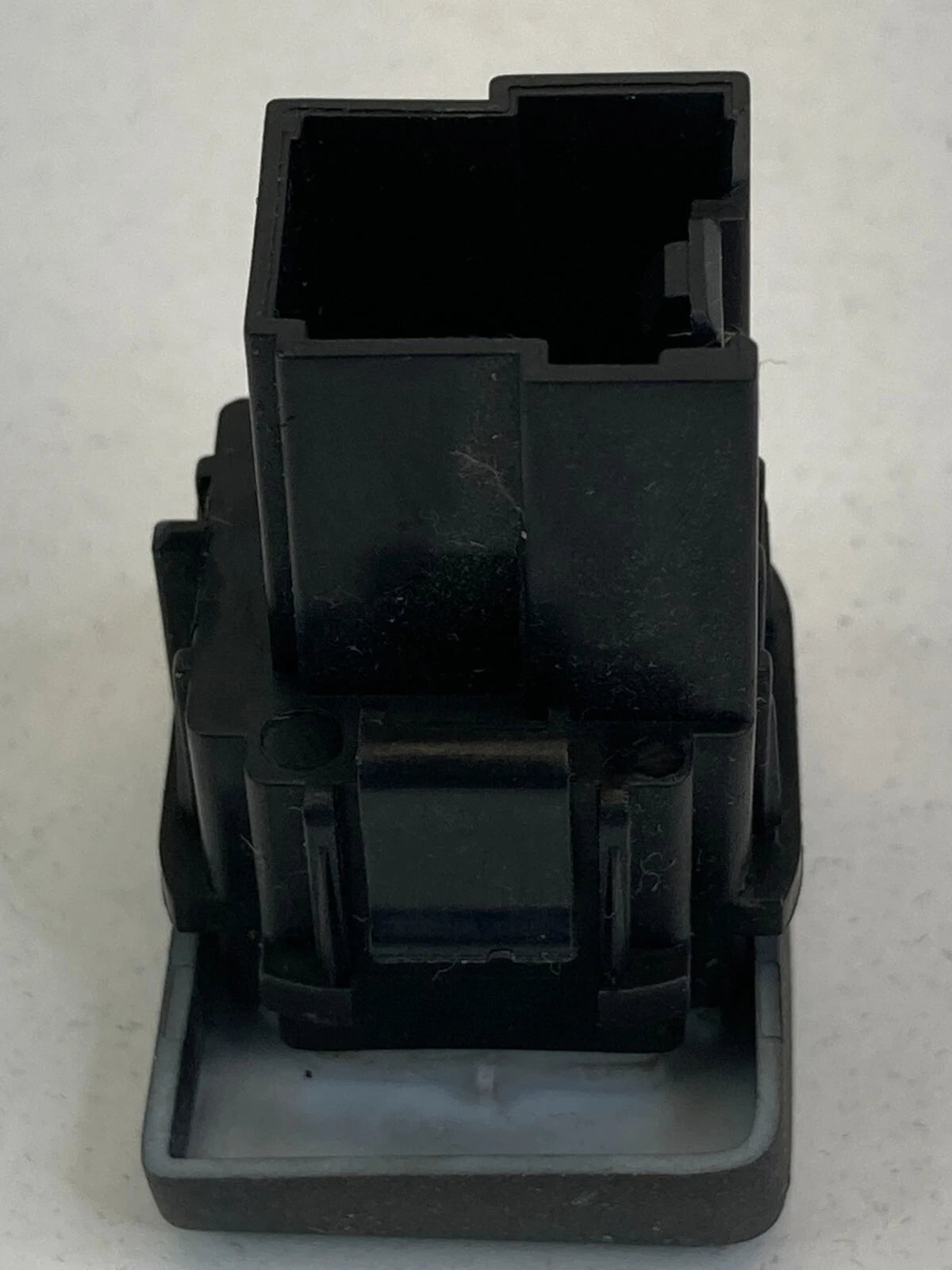 2010-2019 LINCOLN MKT REAR TRUNK LID LIFGATE OPEN CLOSE SWITCH AE9T-10E952-ASW