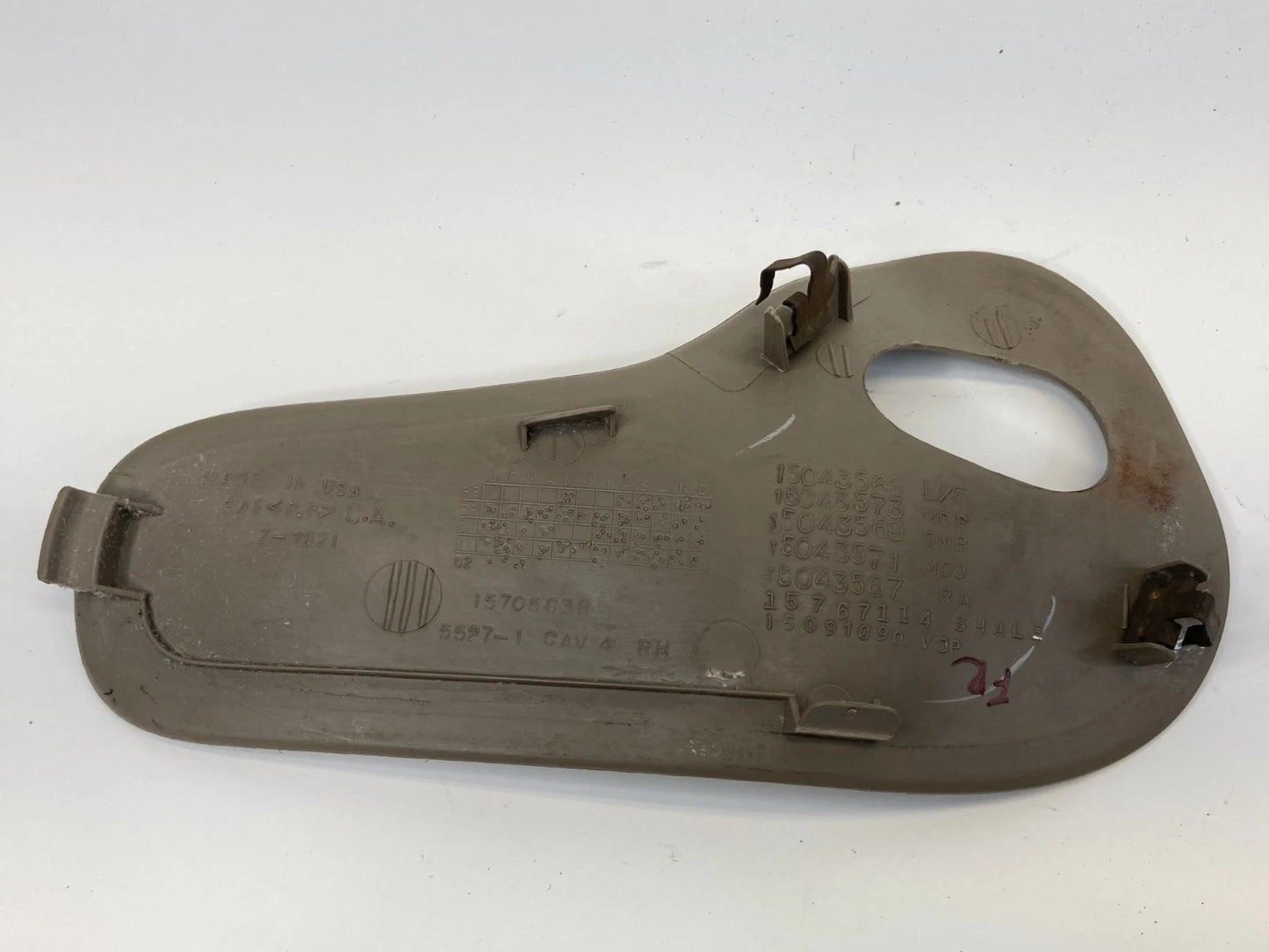 2001-2006 SILVERADO SIERRA FRONT RIGHT INTERIOR DOOR HANDLE COVER BEZEL 15043565