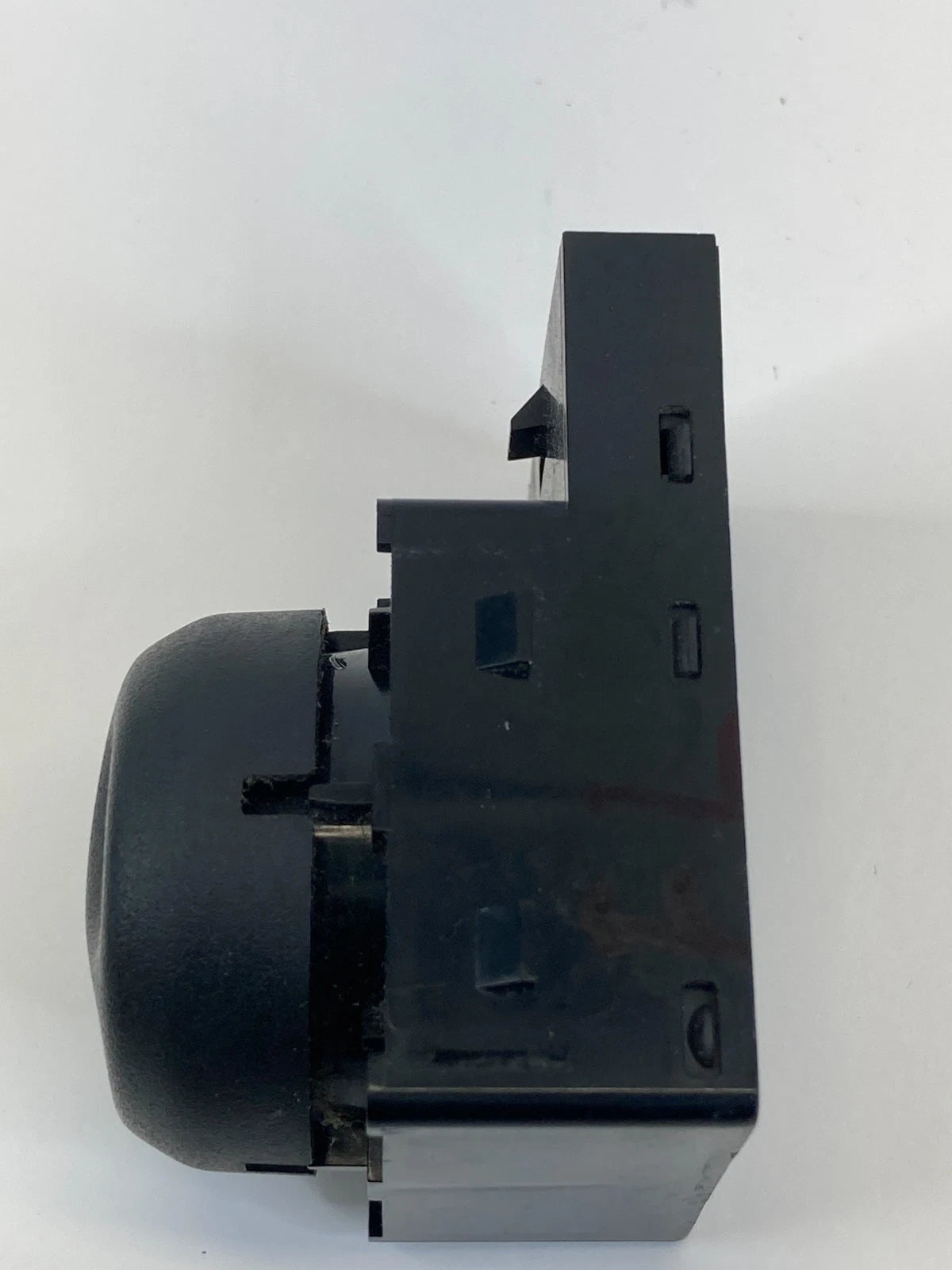 2007-2009 GMC YUKON FRONT LEFT SEAT POWER LUMBAR CONTROL SWITCH 15785408 OEM