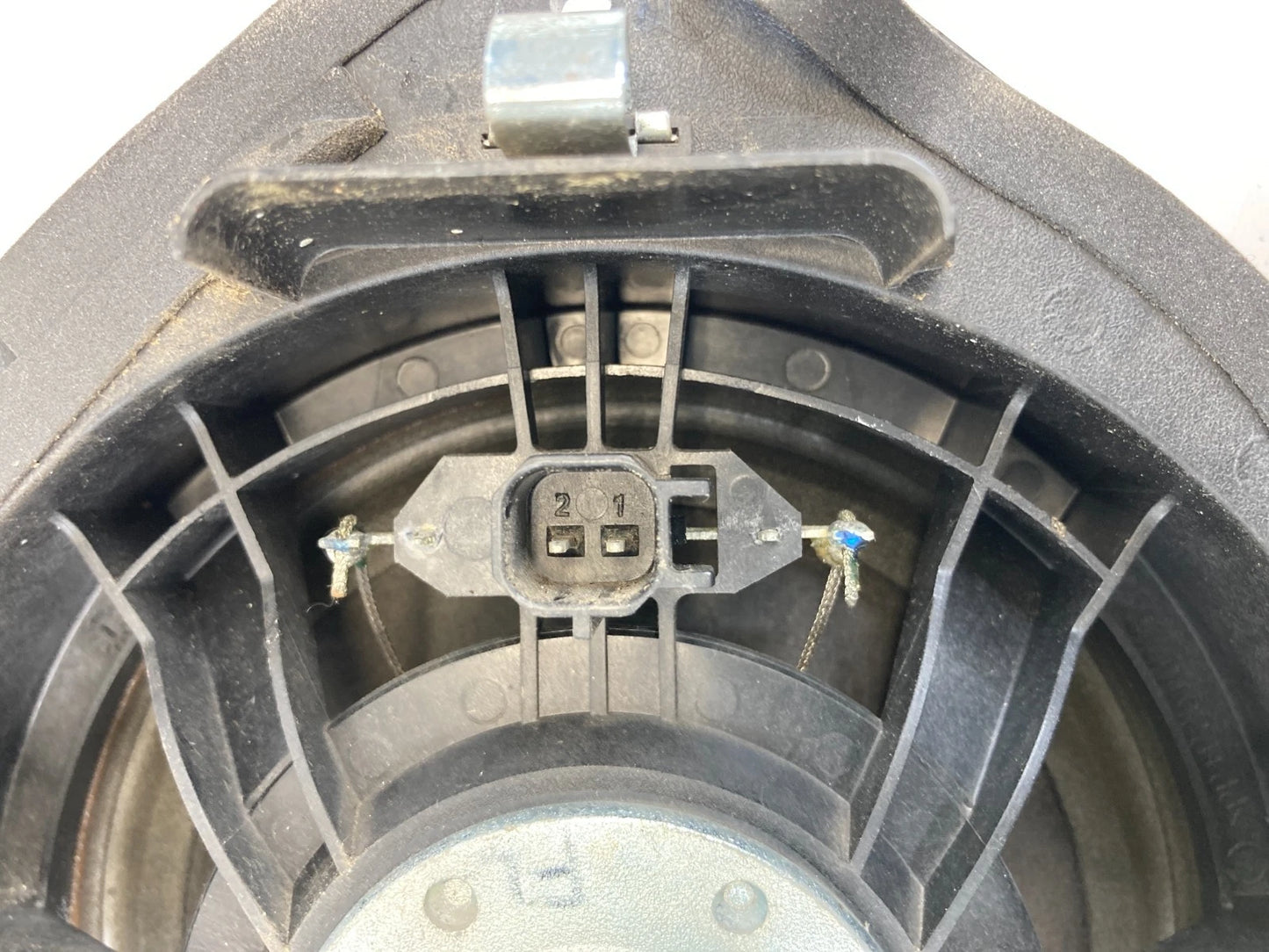 2013-2015 CHEVROLET MALIBU FRONT LEFT SIDE DOOR AUDIO SYSTEM SPEAKER ASSY OEM