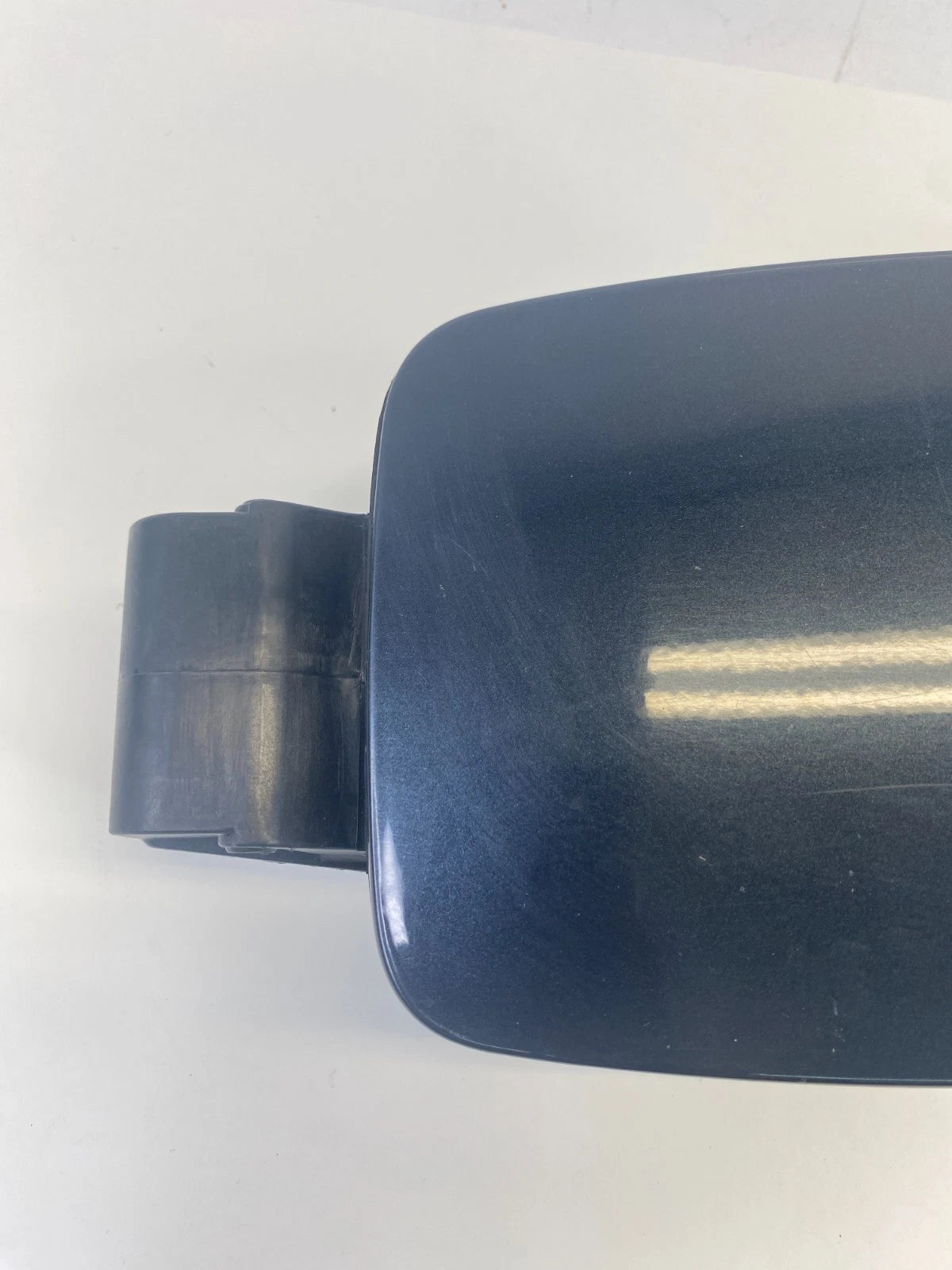 2011-2015 Hyundai Sonata Fuel Filler Door Gas Lid Cover w/ Cap 69510-3S000 OEM