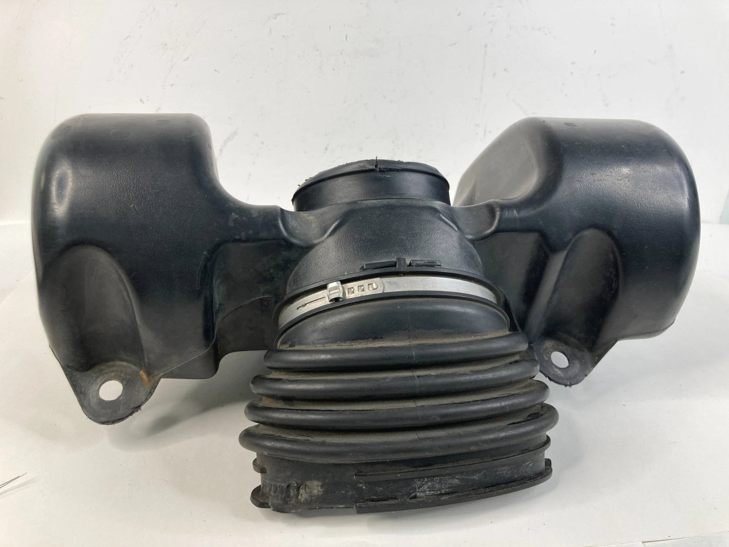 2000-2002 CHEVROLET CAMARO 3.8L A/T AIR CLEANER INTAKE DUCT RESONATOR 12563057
