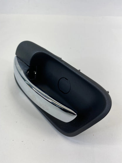2005-2007 CHRYSLER 300 REAR LEFT BACK SIDE DOOR INNER DOOR HANDLE 1070391 OEM