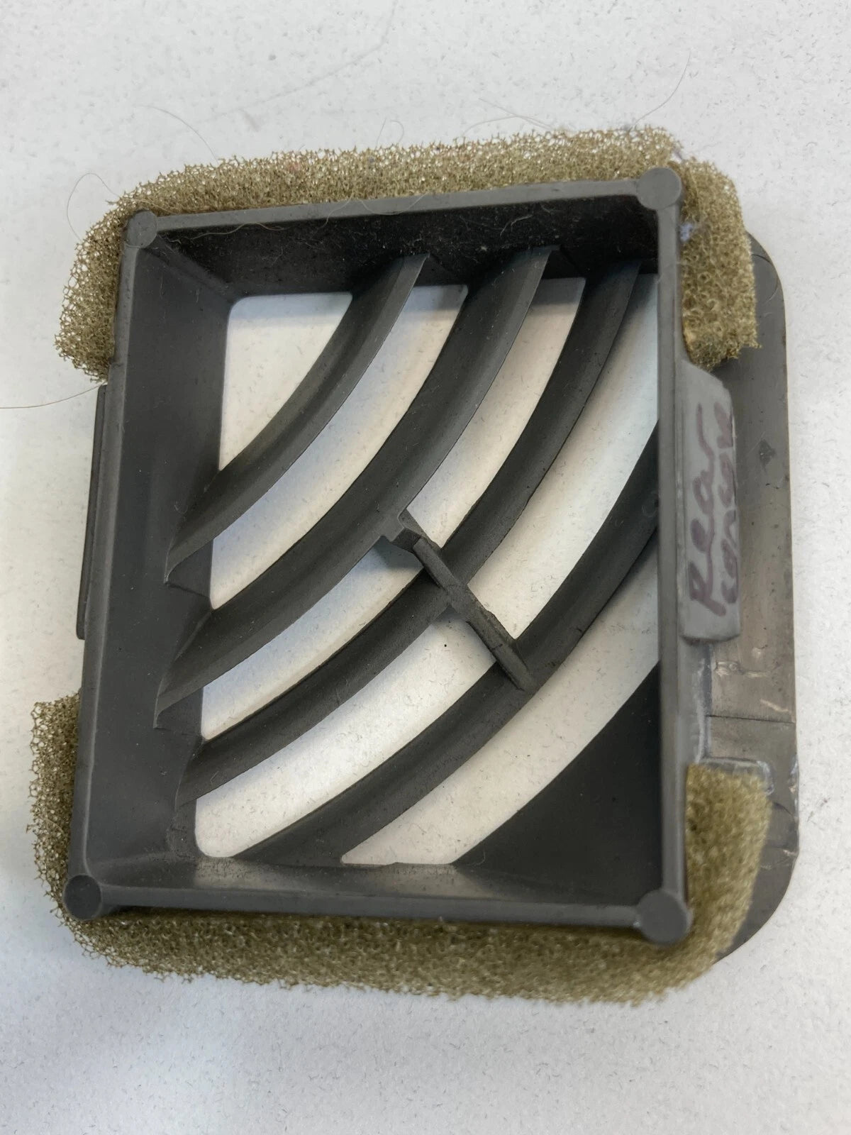 2002 2003 GMC ENVOY SUV 4DR CENTER CONSOLE REAR RIGHT AIR VENT DEFROSTER GRILLE