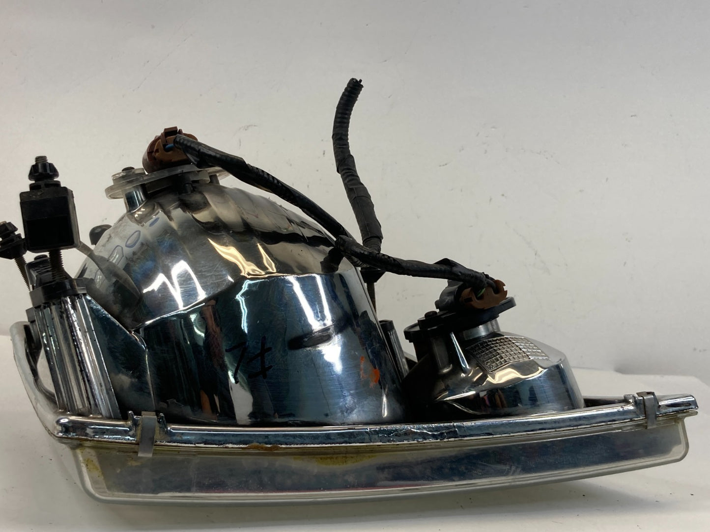2002-2005 Ford Explorer Front Left Driver Side Headlight Head Light Lamp OEM