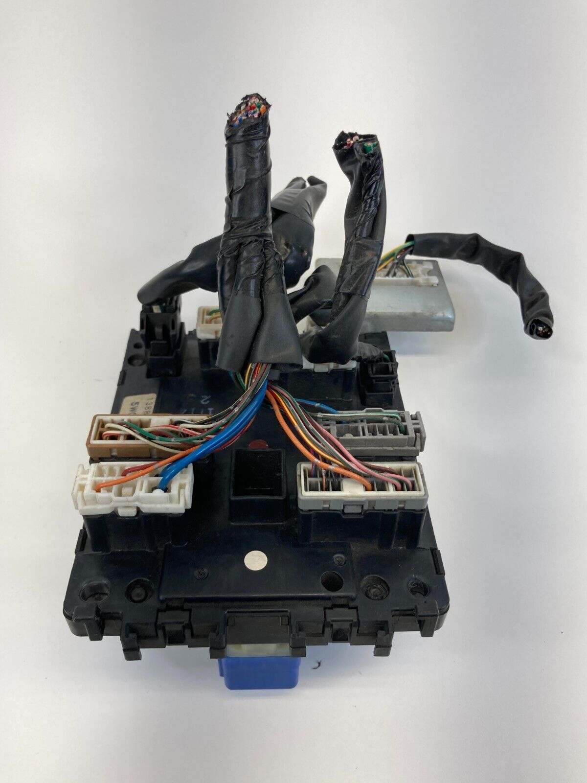 2002-2004 Nissan Pathfinder Dash Interior Fuse Box Junction Block 24350-5W900