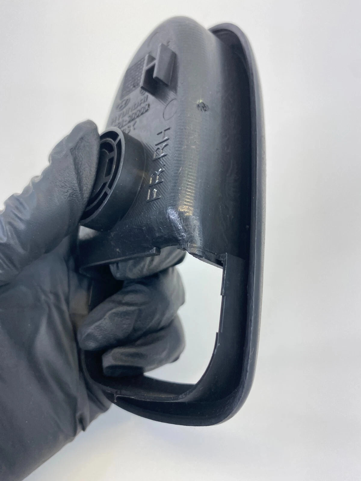 2002-2005 HYUNDAI SONATA FRONT RIGHT INTERIOR DOOR HANDLE BEZEL COVER TRIM