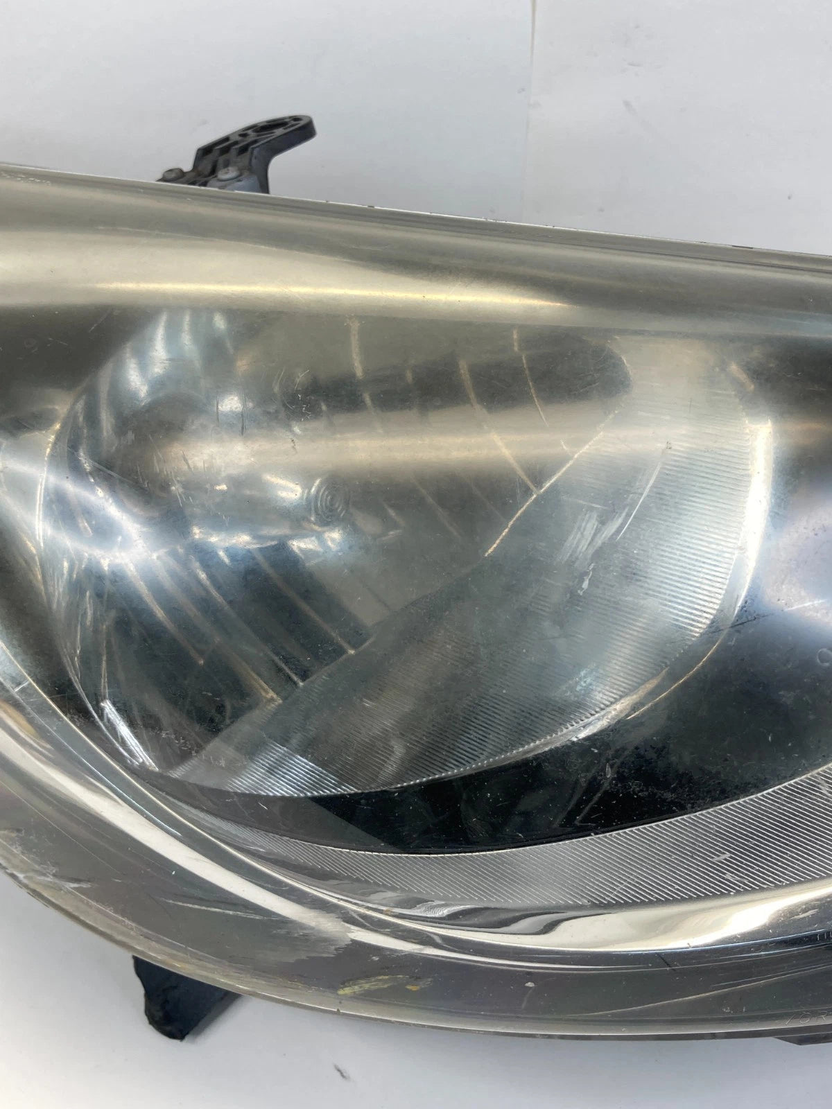 13-17 Hyundai Accent Front Right Passenger Side Headlight Headlamp AFTERMARKET