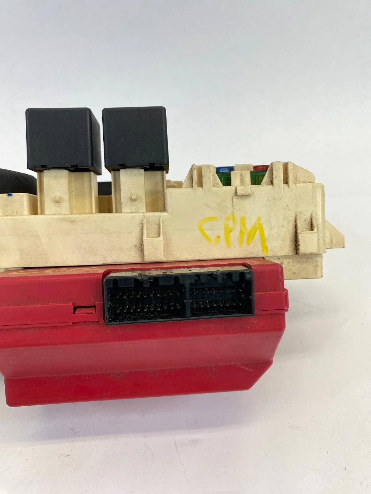2000-2005 MITSUBISHI ECLIPSE CONVERTIBLE COUPE INTERIOR CABIN FUSE BOX MR490278