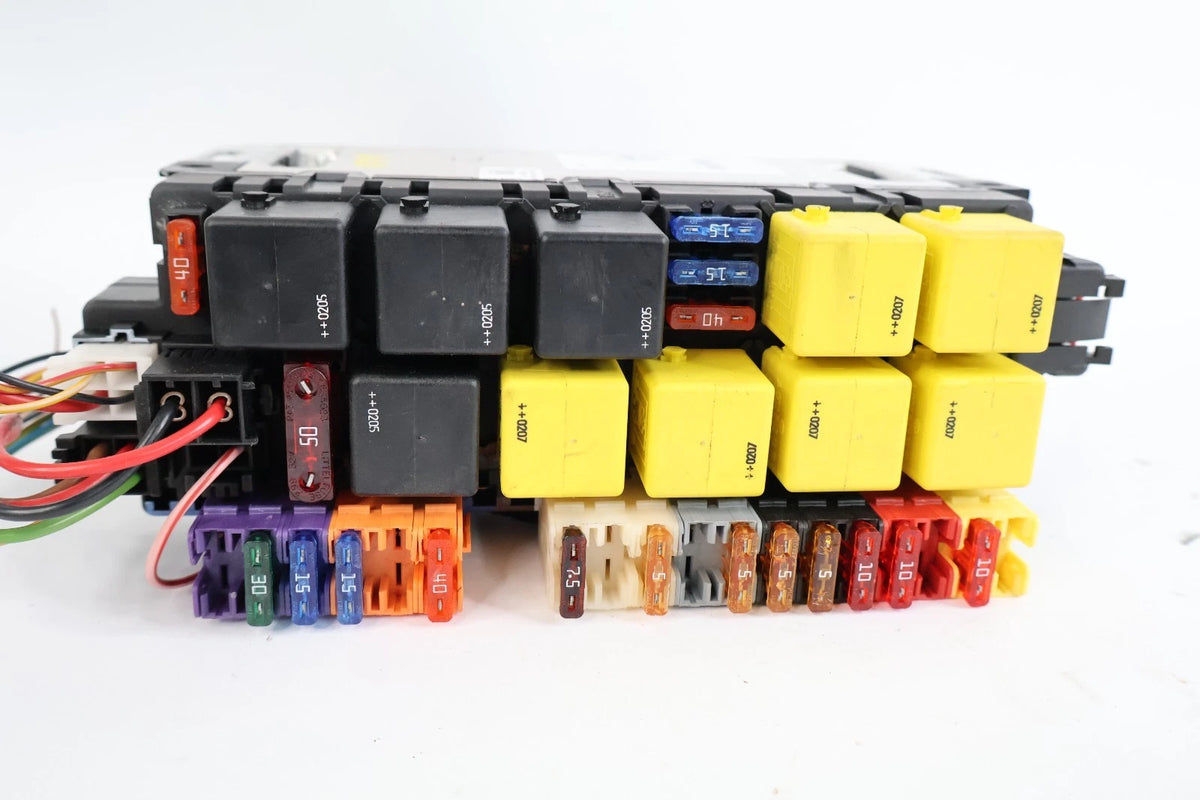 2000-2006 MERCEDES S430 S500 FRONT LEFT SAM FUSE RELAY BLOCK ECU A-029-545-04-32