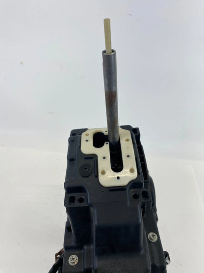 2009-2014 Cadillac CTS Automatic Transmission Gear Shifter Shift Lever Selector