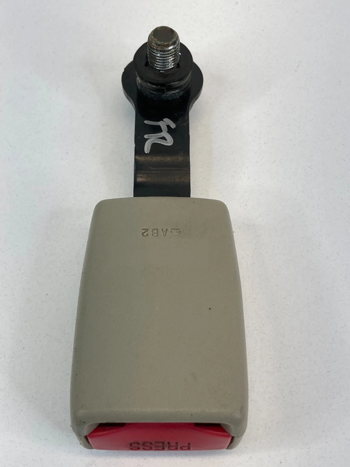 2003 03 Infiniti QX4 SUV Front Right Seat Belt Buckle Receiver End Assembly OEM