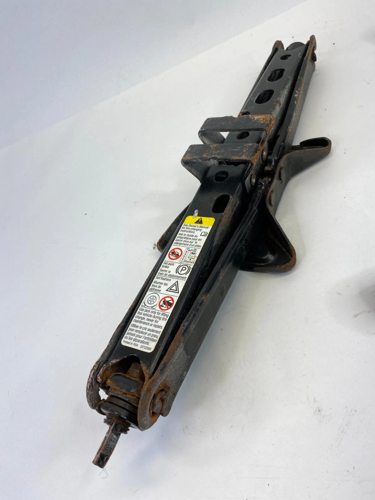 2010-2017 CHEVROLET EQUINOX GMC TERRAIN EMERGENCY SPARE TIRE JACK & TOOL KIT OEM