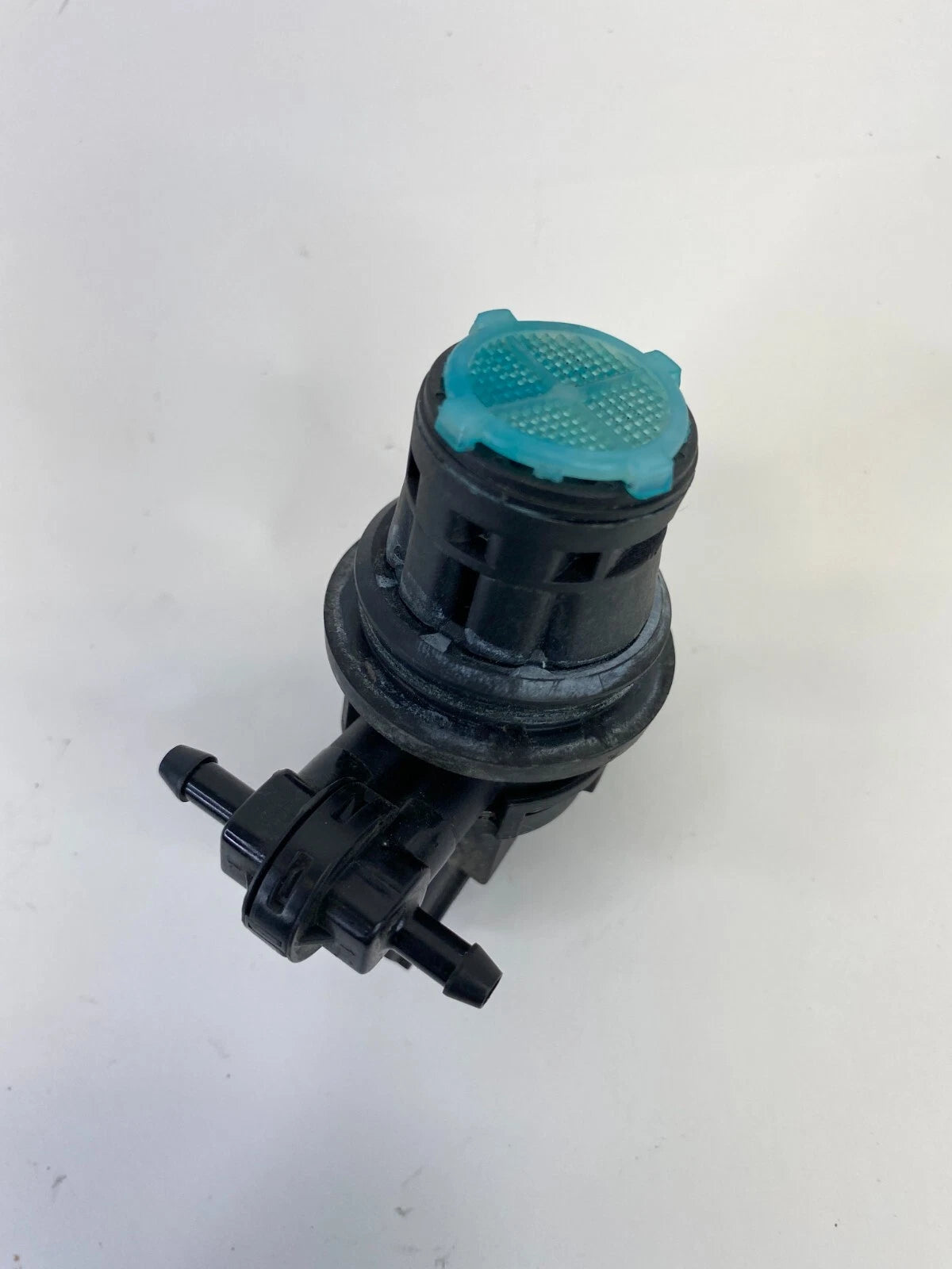 2014-2019 KIA SOUL WINDSHIELD WASHER OUTLET FLUID PUMP MOTOR ASSEMBLY OEM