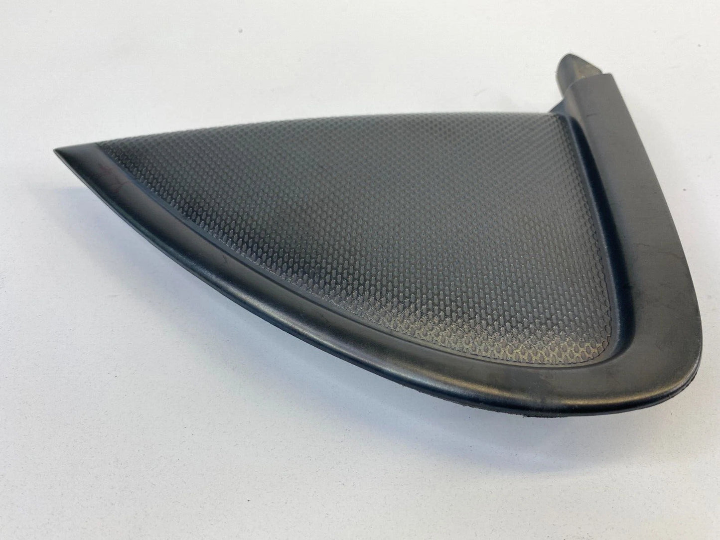 2001-2006 SEBRING SEDAN REAR RIGHT BACK DOOR EXTERIOR TRIM CORNER 04805338AB OEM