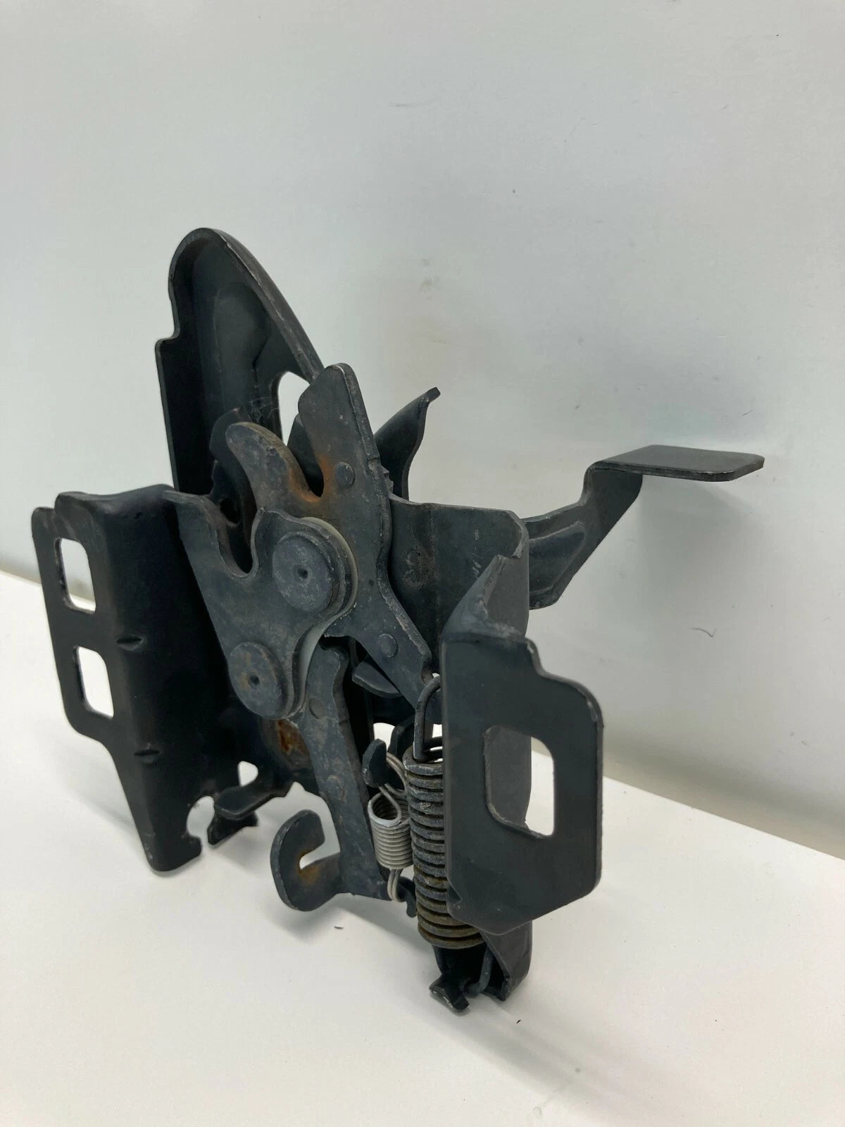 2007 2008 2009 07 08 09 SATURN AURA FRONT HOOD LOCK LATCH RELEASE OEM