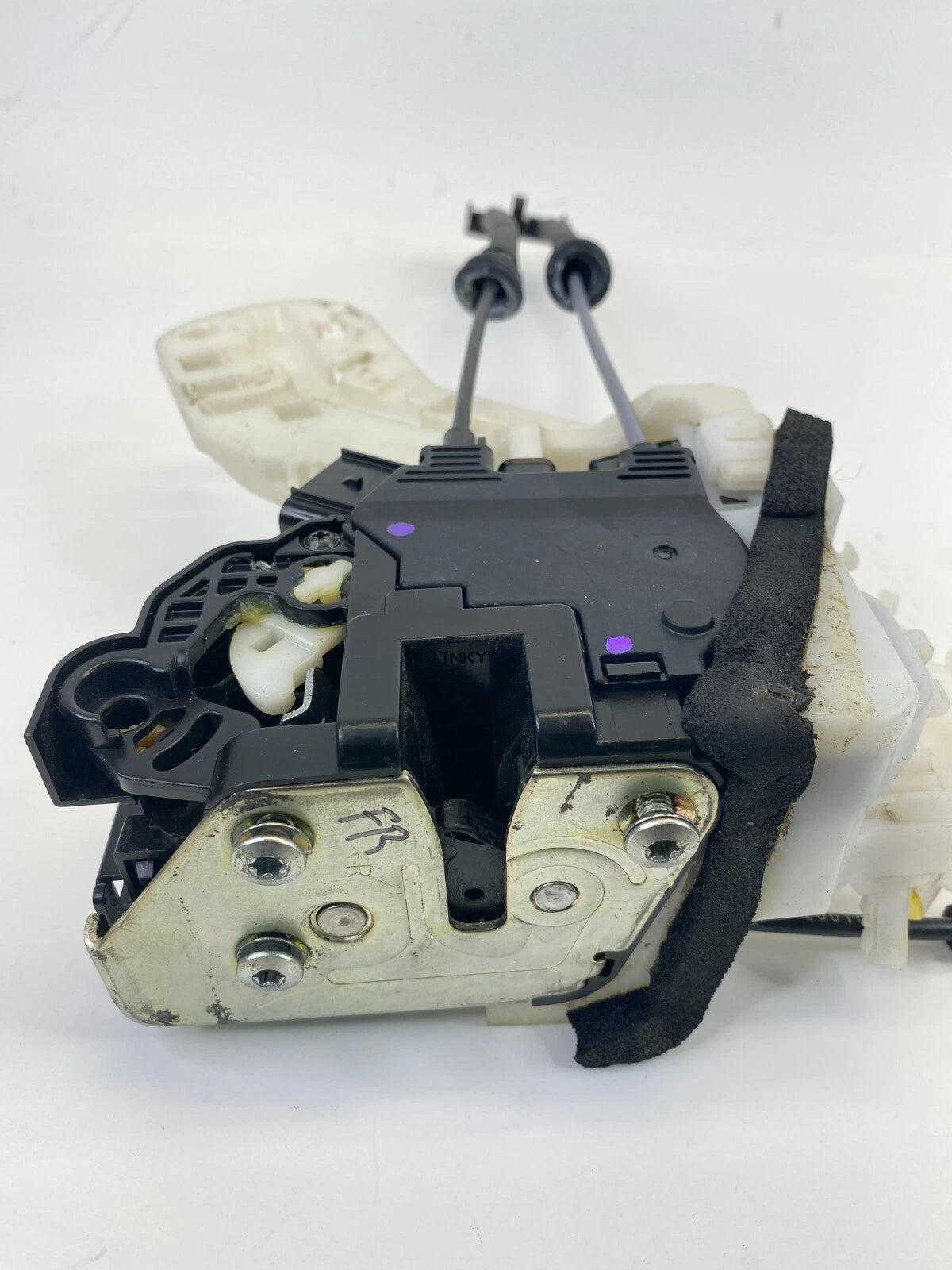 11-16 HYUNDAI ELANTRA FRONT RIGHT PASSENGER SIDE DOOR LOCK LATCH OEM 81320-3X010