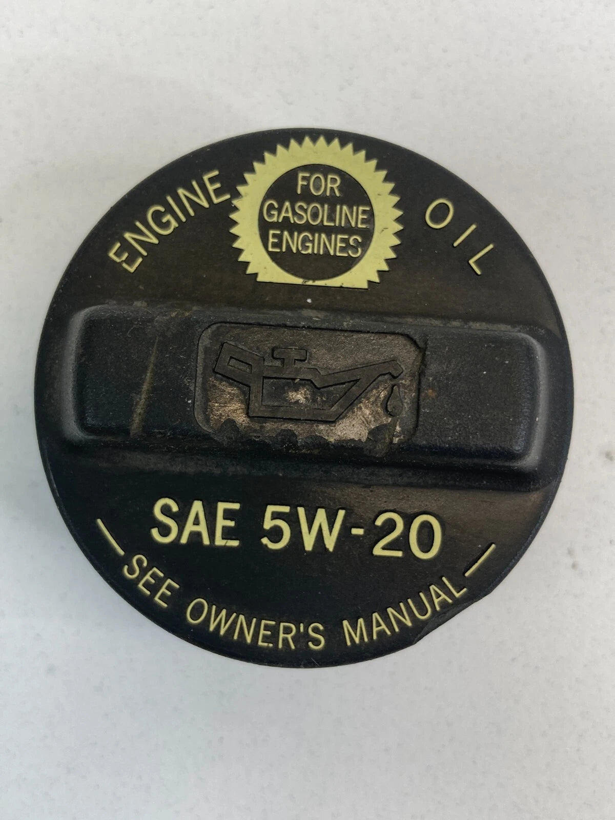 2004-2007 SATURN VUE 3.5L V6 ENGINE OIL FILLER CAP COVER LID SAE 5W-20