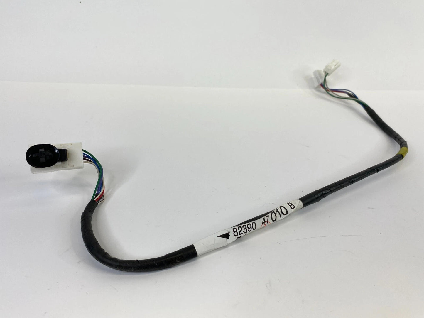 2010 2011 TOYOTA PRIUS CENTER CONSOLE WIRE WIRING HARNESS CABLE 82390-47010 OEM