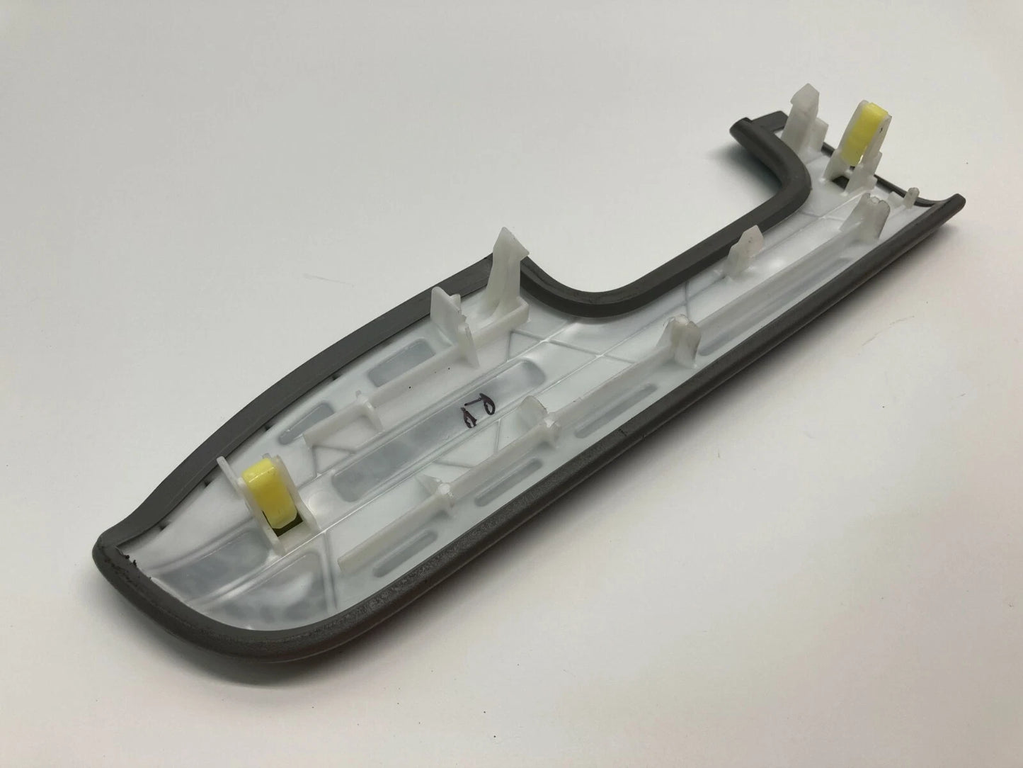2003-2008 TOYOTA COROLLA REAR RIGHT BACK SIDE DOOR ARMREST BEZEL LID PAD TRIM