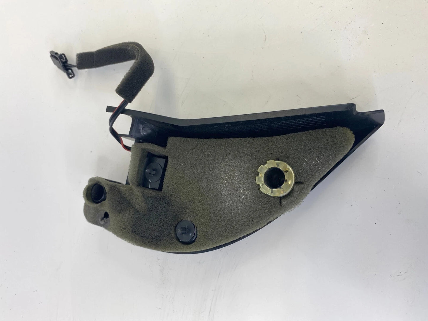 05-10 VW JETTA FRONT RIGHT DOOR MIRROR CORNER TRIM COVER W/ TWEETER SPEAKER OEM