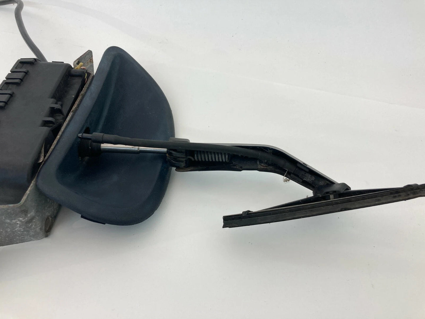 2003 2004 VOLVO XC70 FRONT BUMPER HEAD LIGHT WIPER WASHER MOTOR TRIM GROMMET OEM