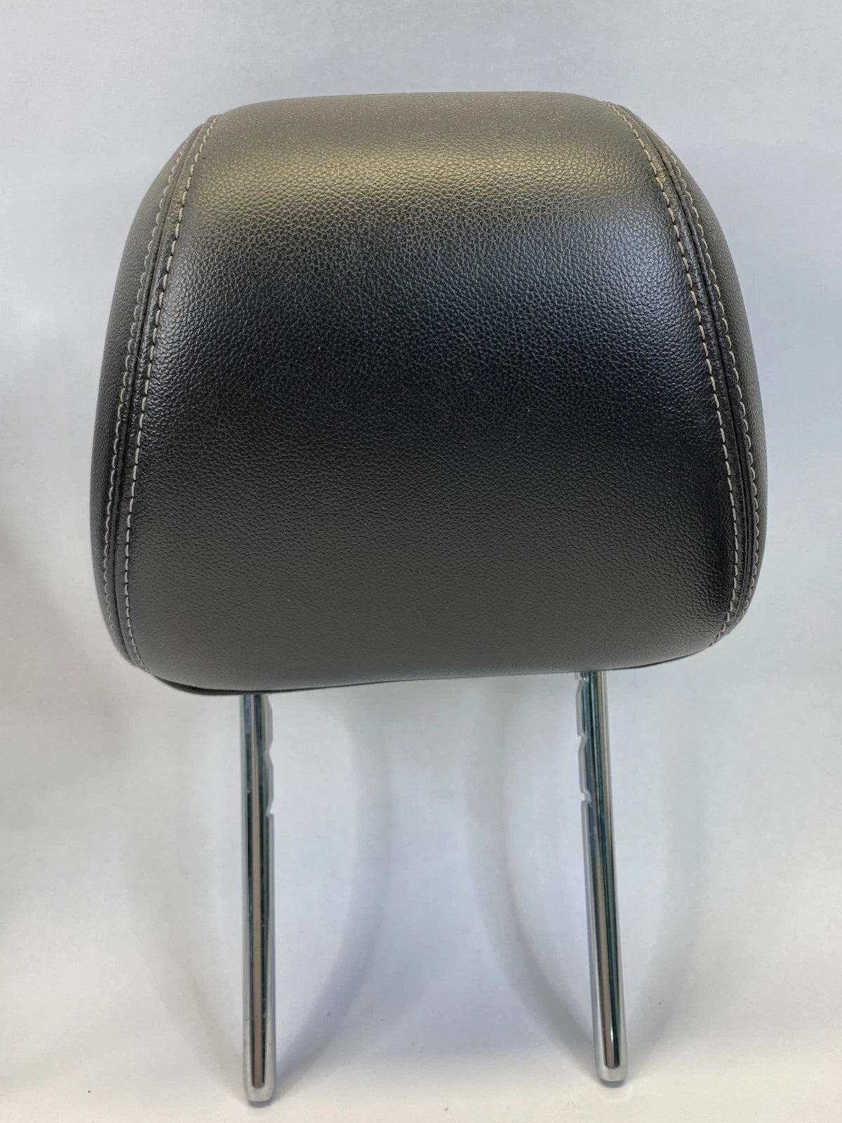 2012-2018 FORD FOCUS FRONT HEADREST BLACK LEATHER DRIVER AND PASSENGER SIDE OEM