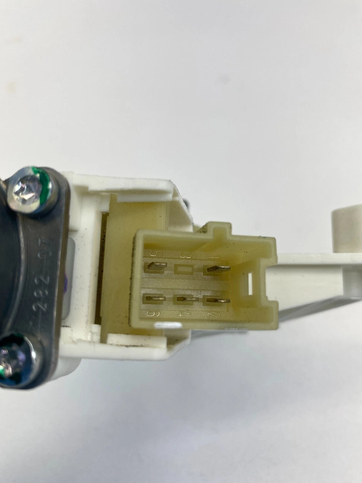 2006-2012 MERCEDES-BENZ R350 FRONT RIGHT SIDE DOOR POWER WINDOW MOTOR 2518200842