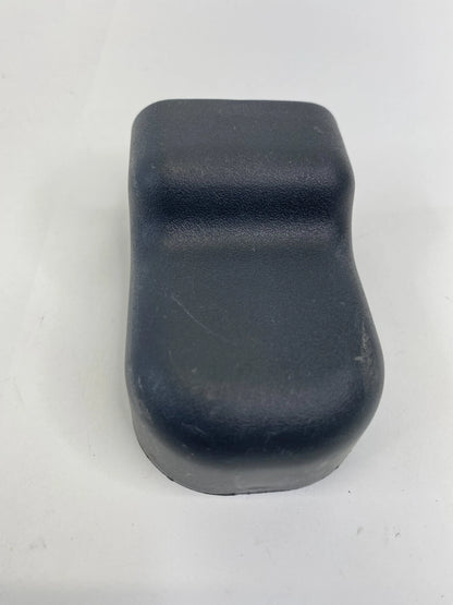 07-10 HYUNDAI ELANTRA FRONT LEFT INNER SEAT TRACK CAP COVER TRIM 885673K000 OEM