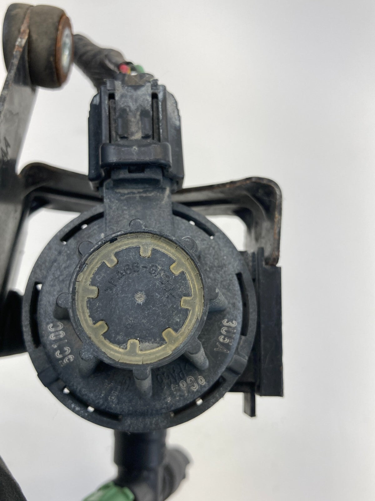 2004-2006 Ford F-150 5.4L V8 Vapor Canister Purge Valve Solenoid 5L34-9G683-AA