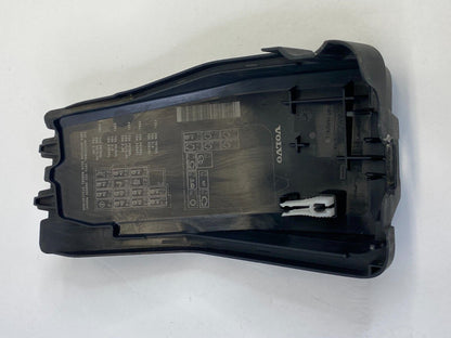 06 07 08 09 Volvo XC70 3.2L Engine Fuse Relay Box Fuse Box Cover Lid Cap OEM