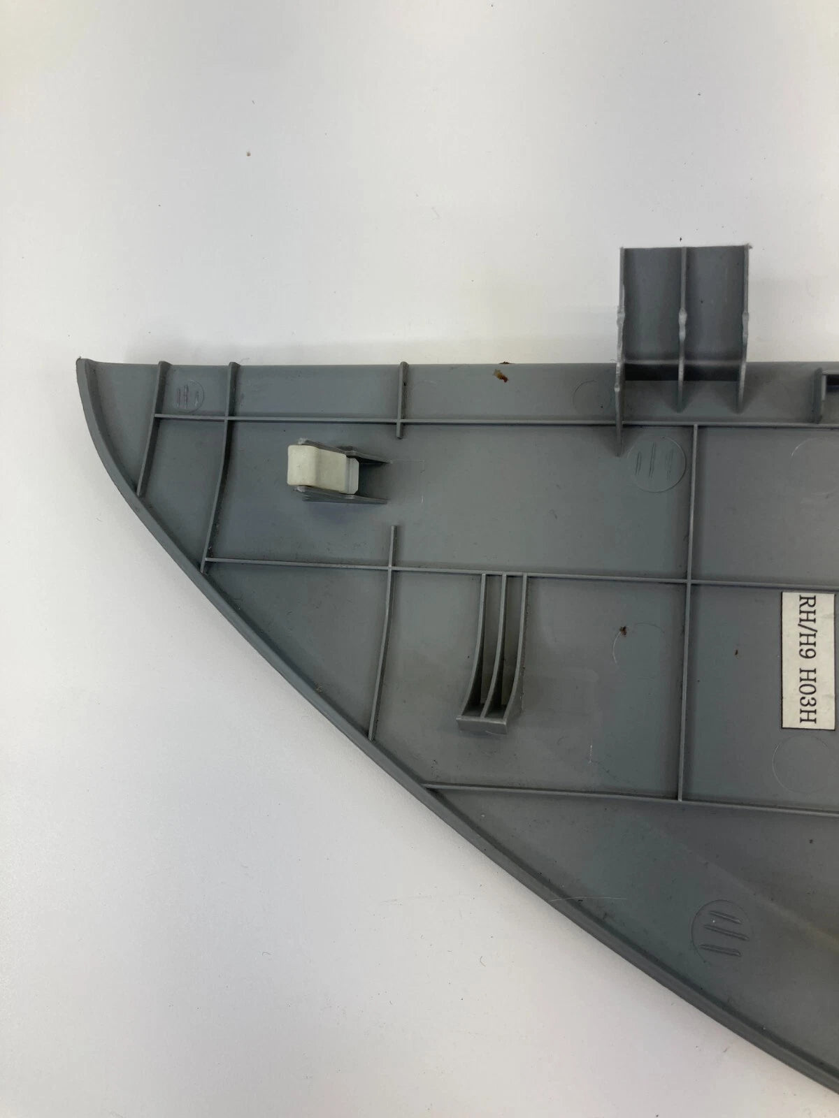 2009-2011 KIA BORREGO DASH INSTRUMENT PANEL RIGHT END CAP COVER 84767-2J010 OEM