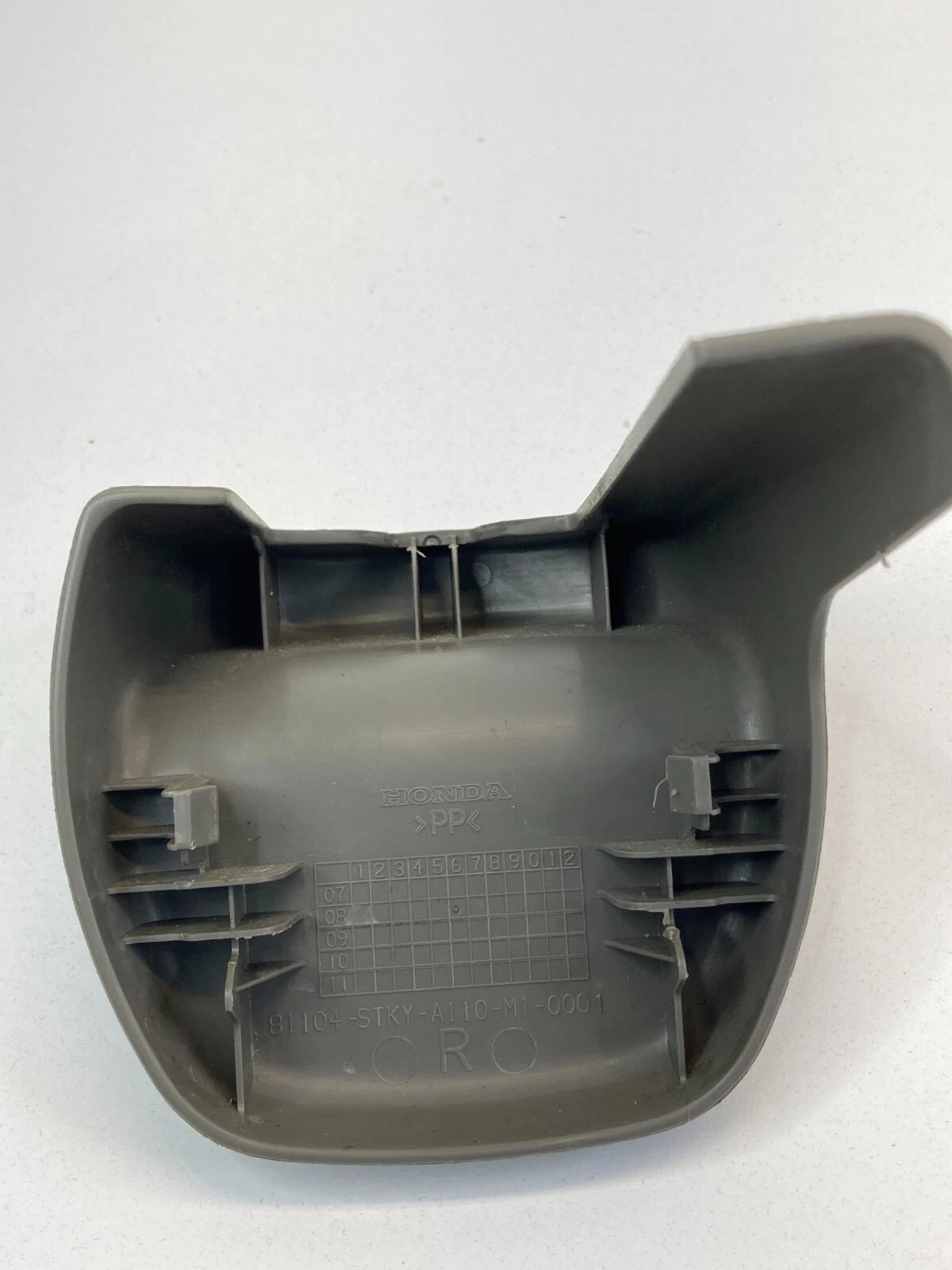 2009-2012 ACURA RDX FRONT RIGHT SEAT TRACK END COVER TRIM CAP 81104-STKY-A110