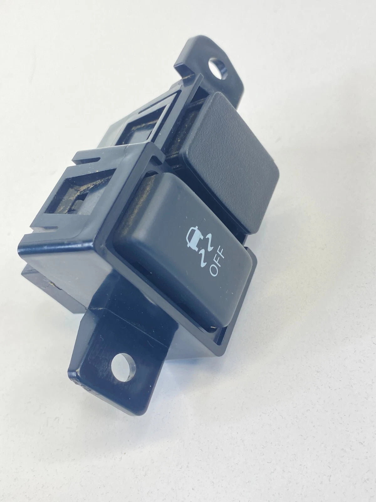 2012 13 14 15 16 17 18 2019 NISSAN VERSA TRACTION CONTROL BUTTON SWITCH W/ TRIM