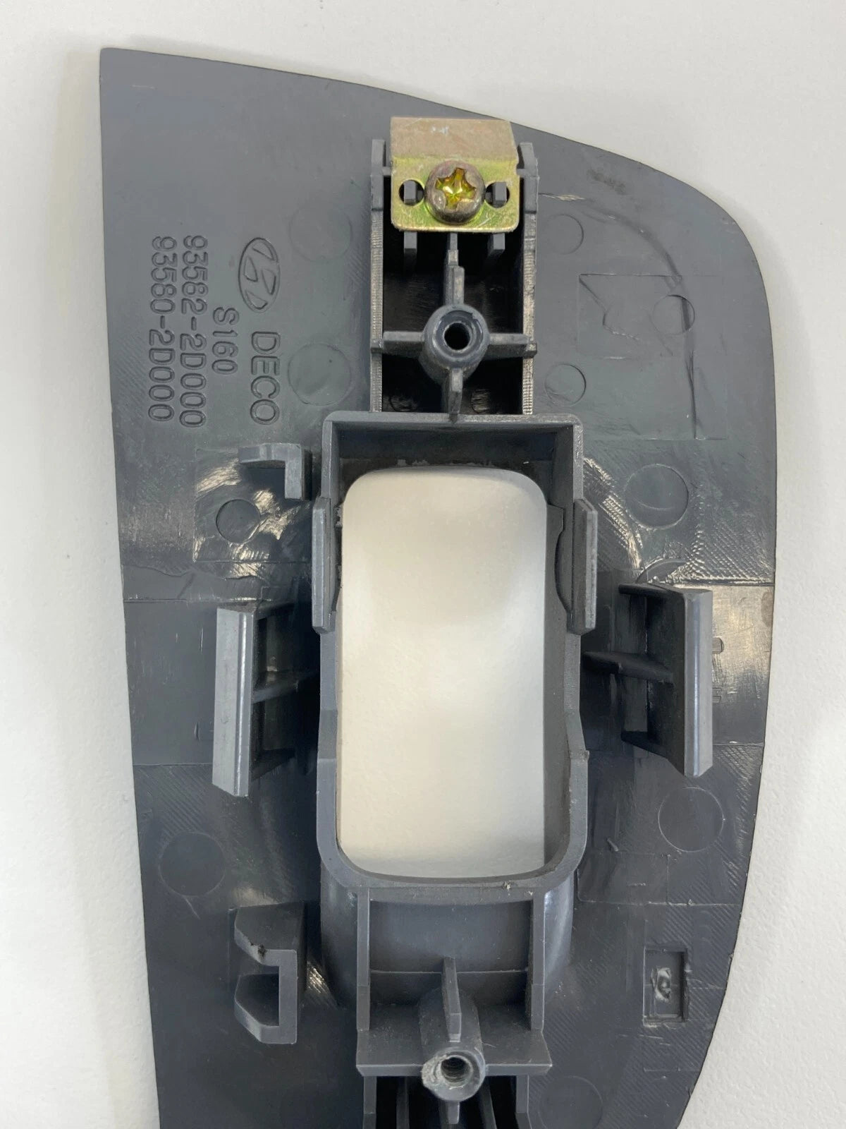 2001-2006 HYUNDAI ELANTRA REAR LEFT SIDE WINDOW SWITCH COVER TRIM 93582-2D000
