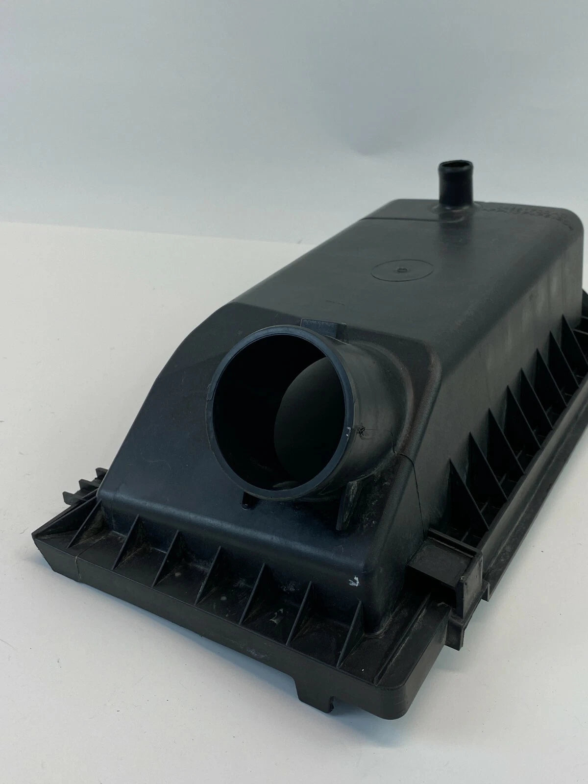 2007-2009 DODGE CALIBER 2.0L AIR INTAKE CLEANER UPPER LID COVER OEM 04891700AC