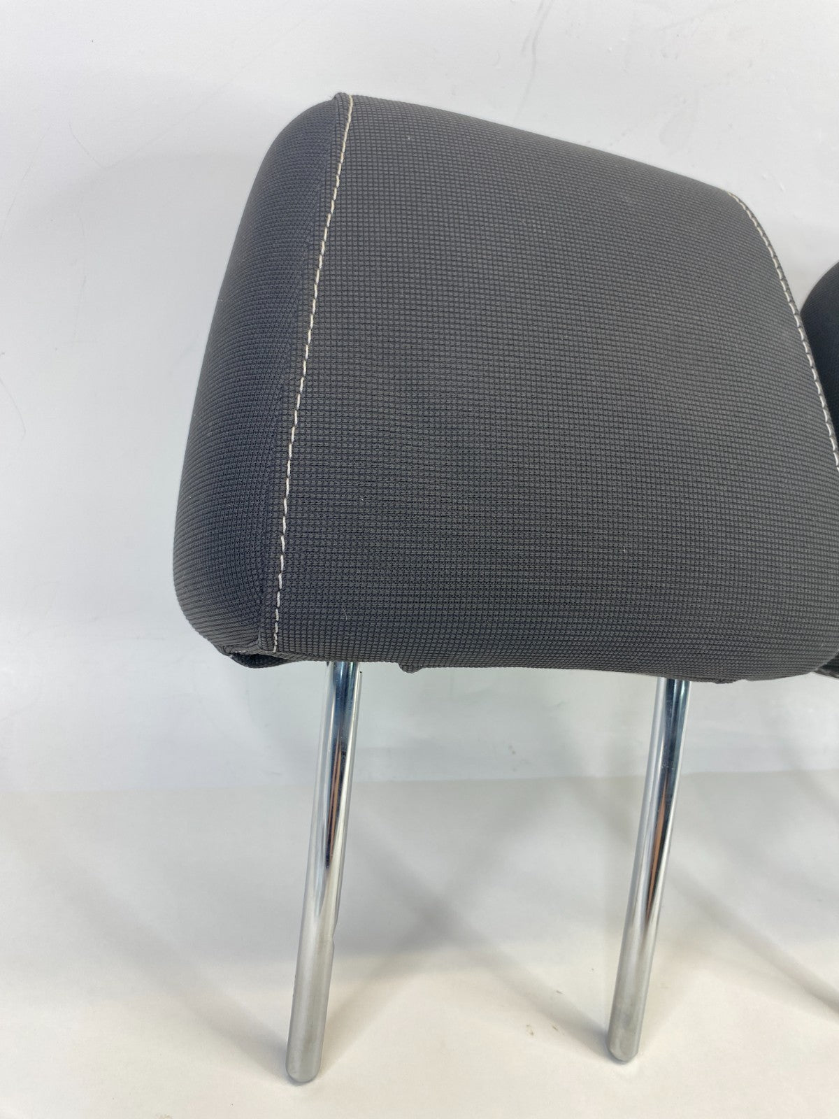 2012-2014 Ford Focus SEDAN Front Left & Right Seat Headrest Head Rest Set Cloth