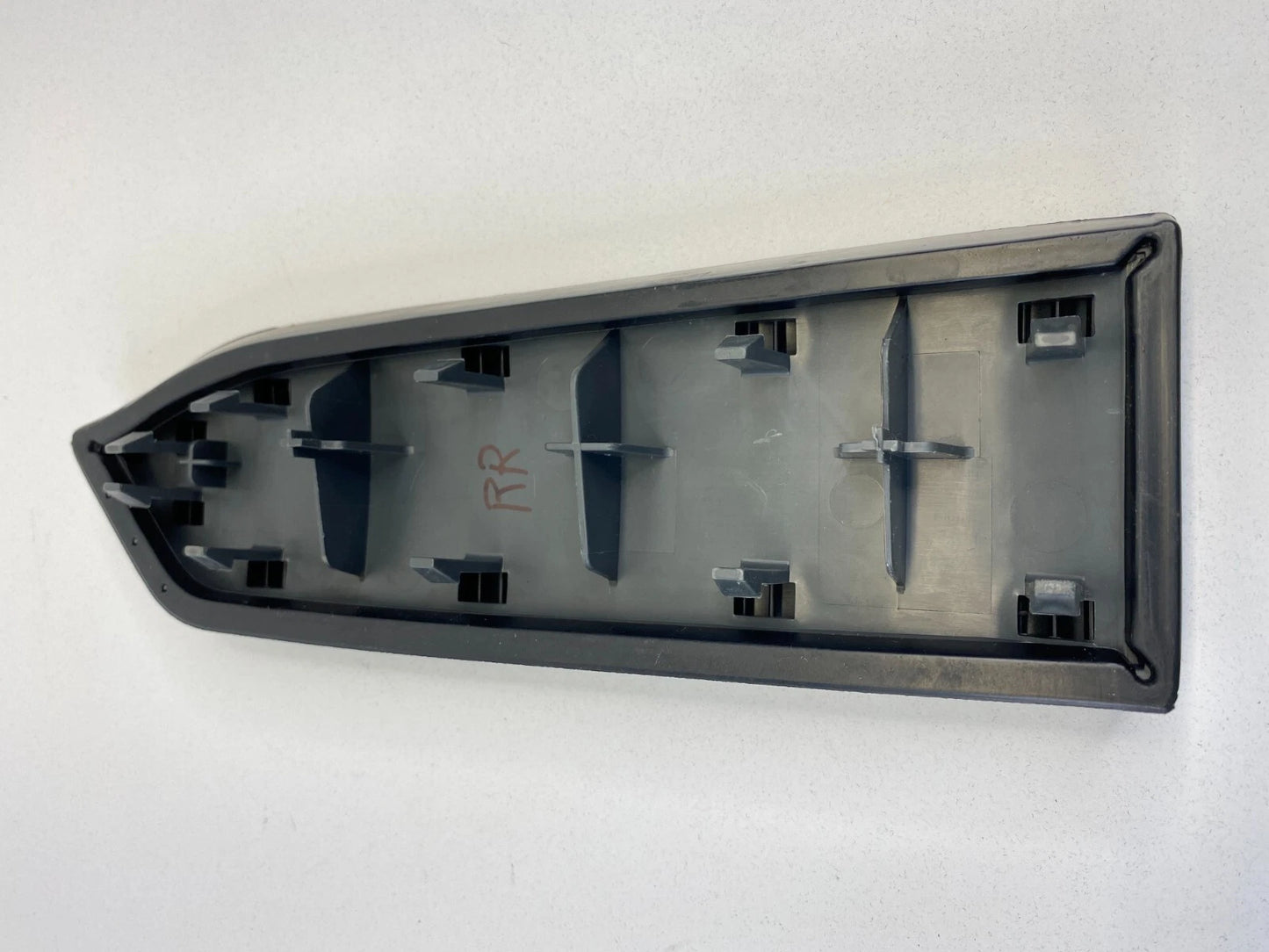 2004-2006 MITSUBISHI GALANT REAR RIGHT PASSENGER INTERIOR DOOR ARMREST ARM REST
