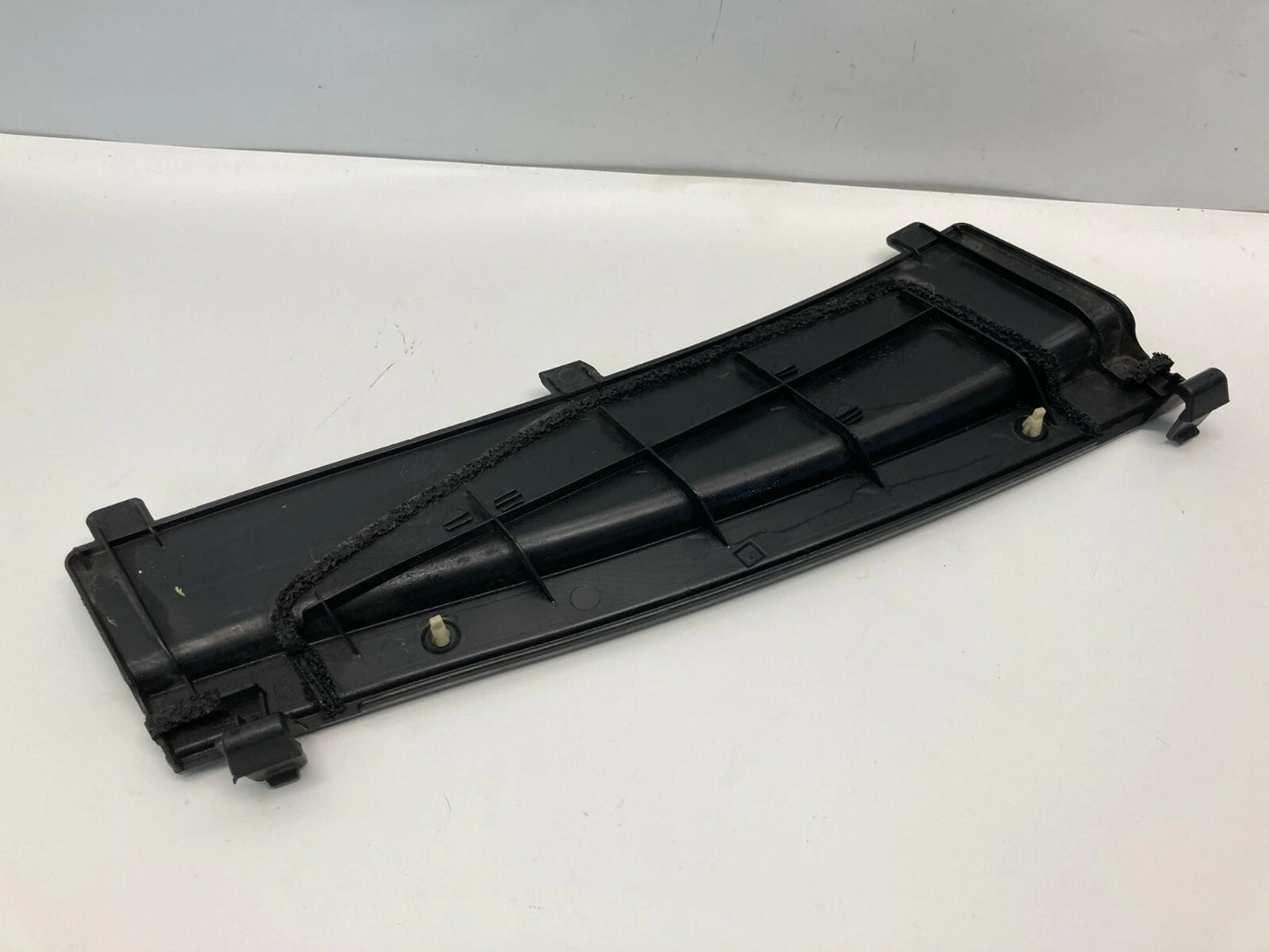 10 TOYOTA PRIUS FRONT WINDSHIELD LOUVER COWL COVER TRIM PANEL BEZEL 55783-47080