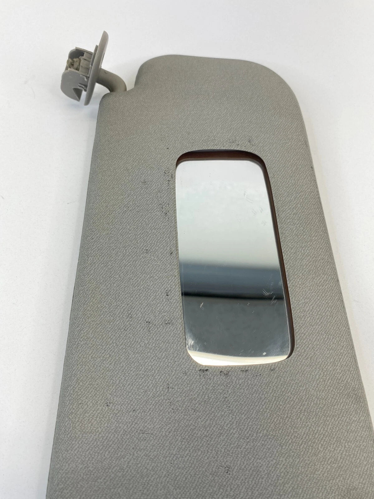 2006-2011 CHEVY AVEO AVEO5 FRONT RH PASSENGER SIDE SUNVISOR SUN VISOR ASSY OEM
