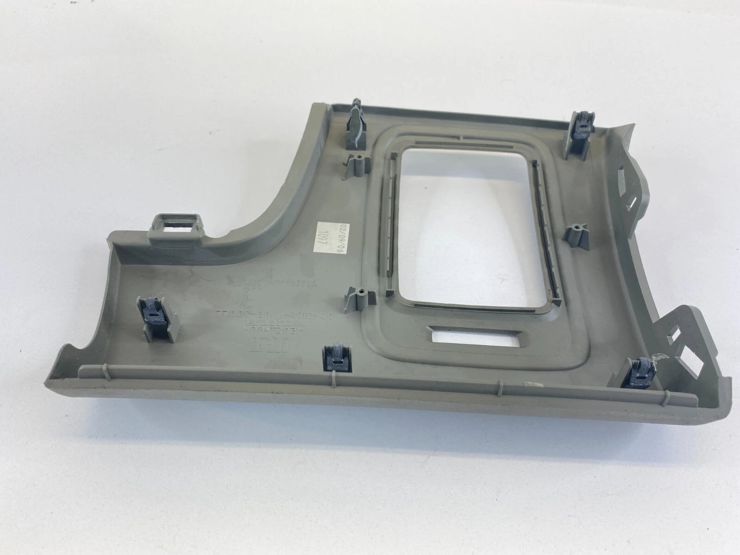 2006-2008 HONDA PILOT LEFT DRIVER SIDE DASH AC AIR VENT PANEL BEZEL 77220-S9V