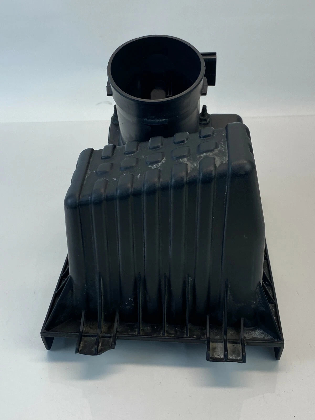 2005 2006 2007 MERCURY MARINER 3.0L UPPER AIR INTAKE CLEANER BOX 5L84-9600-BB