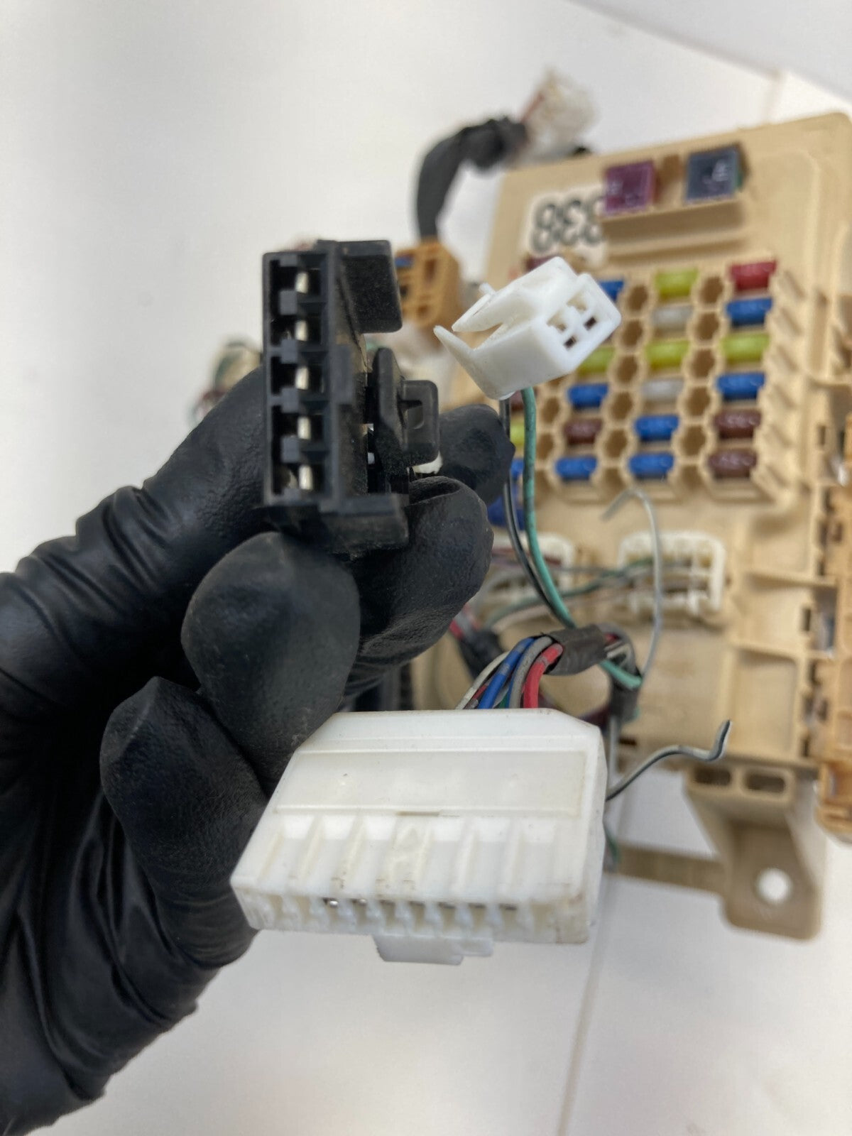 2001-2007 Toyota Highlander 3.0L V6 A/T Interior Cabin Dash Fuse Relay Box OEM