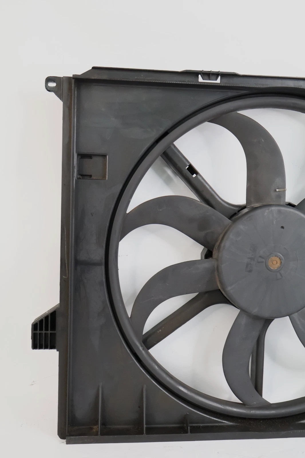 2006-2011 MERCEDES R350 3.5L V6 RADIATOR ENGINE COOLING FAN OEM A1645000193