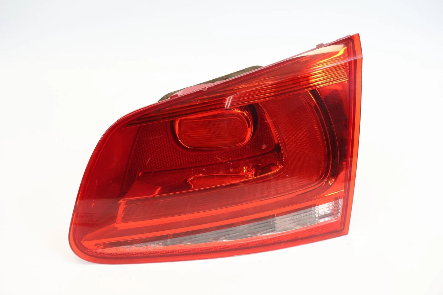2011-2014 VW VOLKSWAGEN TOUAREG RIGHT TRUNK INNER TAILLIGHT 7P6-945-094-C OEM