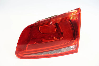 2011-2014 VW VOLKSWAGEN TOUAREG RIGHT TRUNK INNER TAILLIGHT 7P6-945-094-C OEM